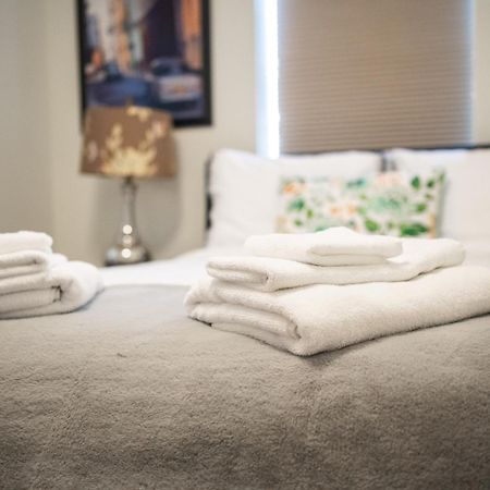 Spacious 3 Bedroom Apartment In Heart Of Niagara Thorold Екстериор снимка