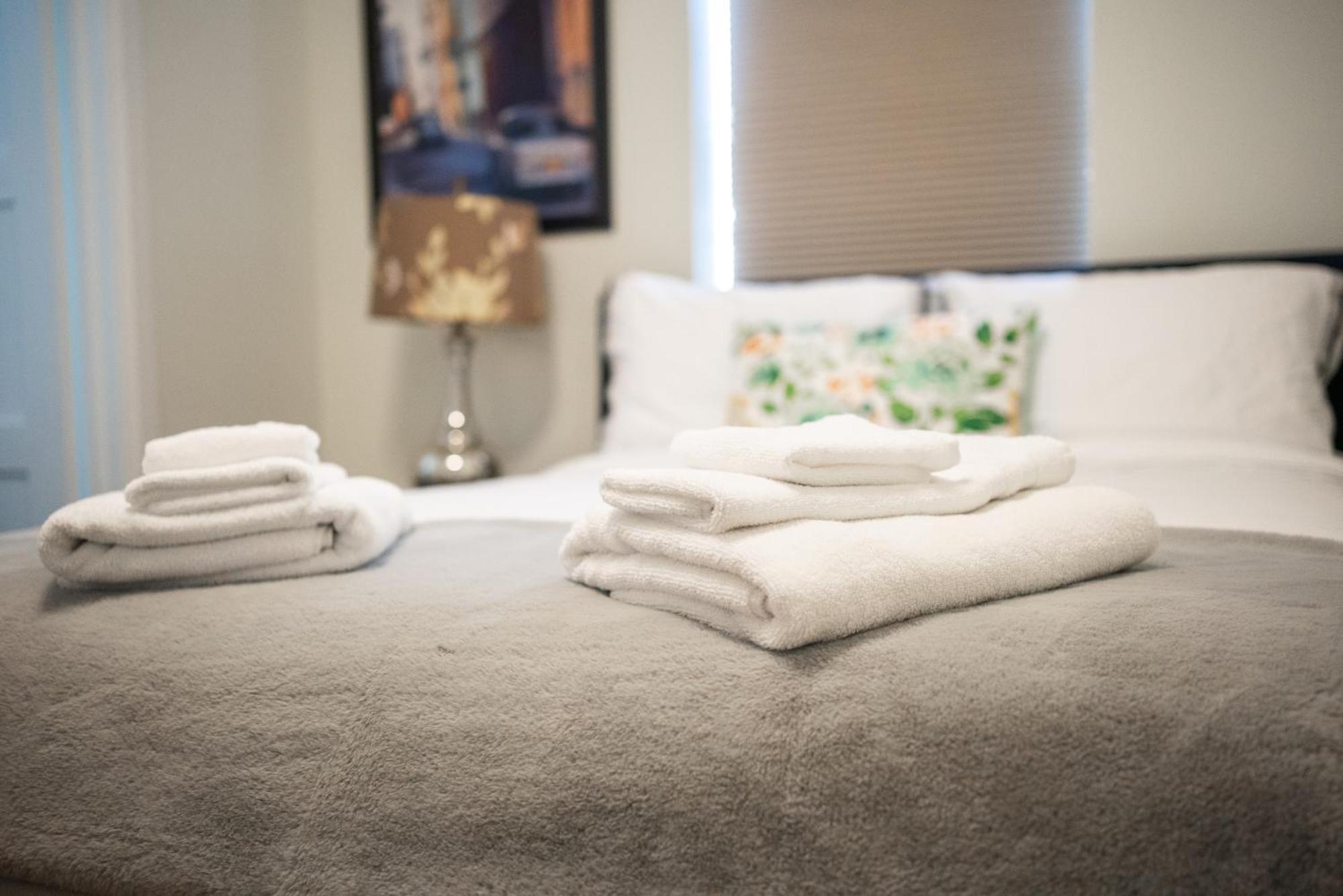 Spacious 3 Bedroom Apartment In Heart Of Niagara Thorold Екстериор снимка