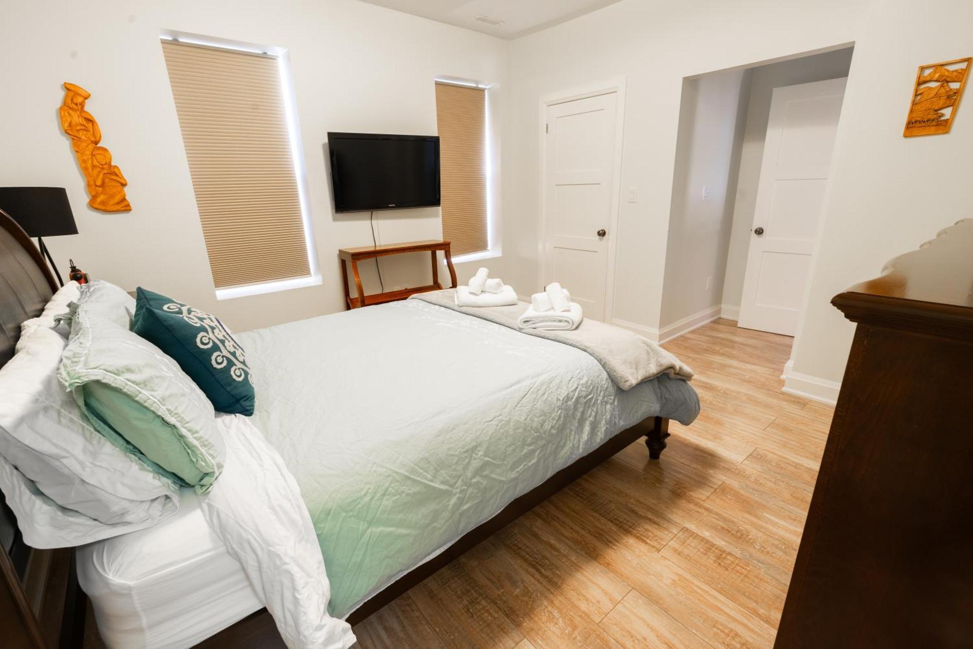 Spacious 3 Bedroom Apartment In Heart Of Niagara Thorold Екстериор снимка