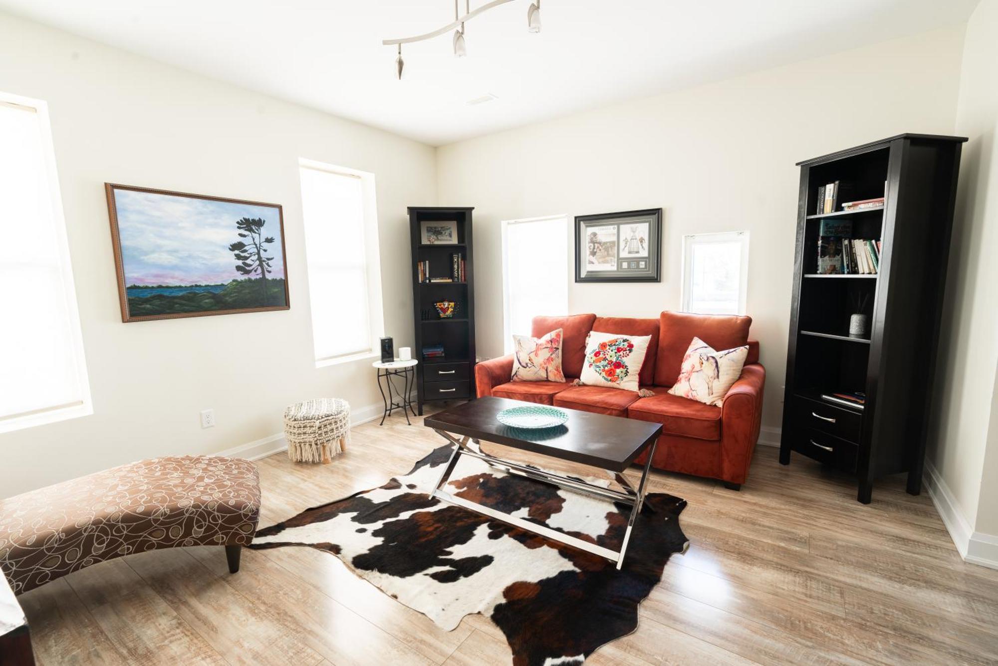 Spacious 3 Bedroom Apartment In Heart Of Niagara Thorold Екстериор снимка